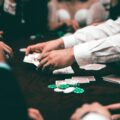 Waarom is online gokken de afgelopen jaren zo populair geworden?