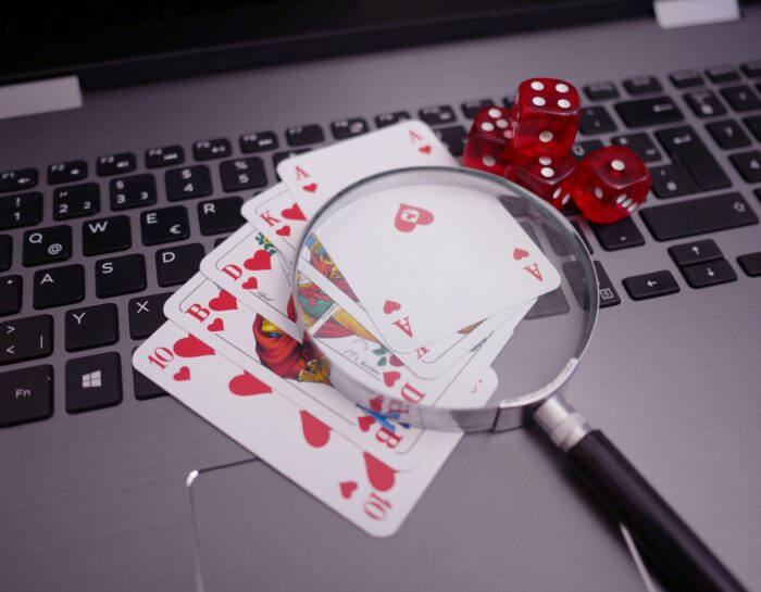 Hoe af en toe voordelen van het alleen spelen van casinospellen